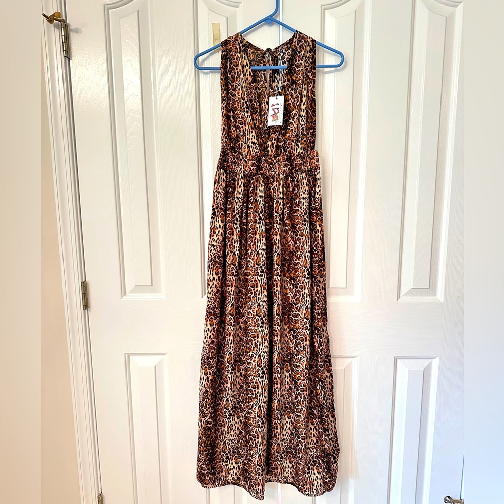 NWT America & Beyond Leopard Coverup